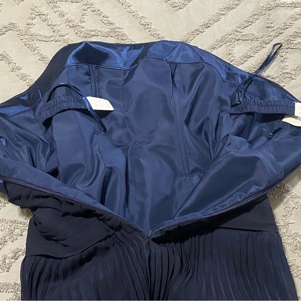 Light In The Box Strapples Layered Full Length Gown Size 8 — image 4 of 8